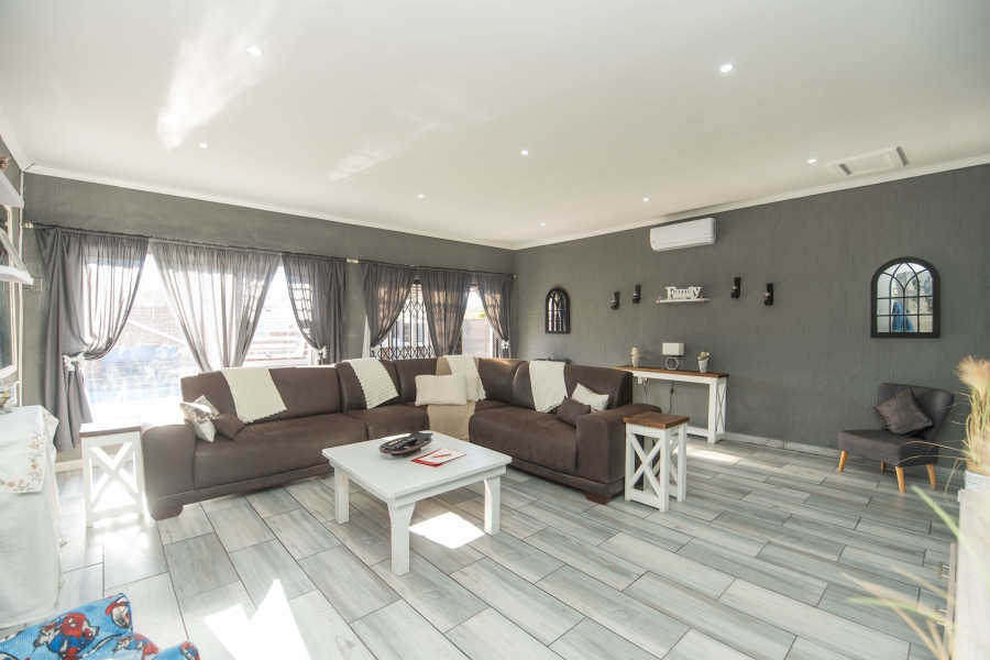 6 Bedroom Property for Sale in Sherwood Eastern Cape
